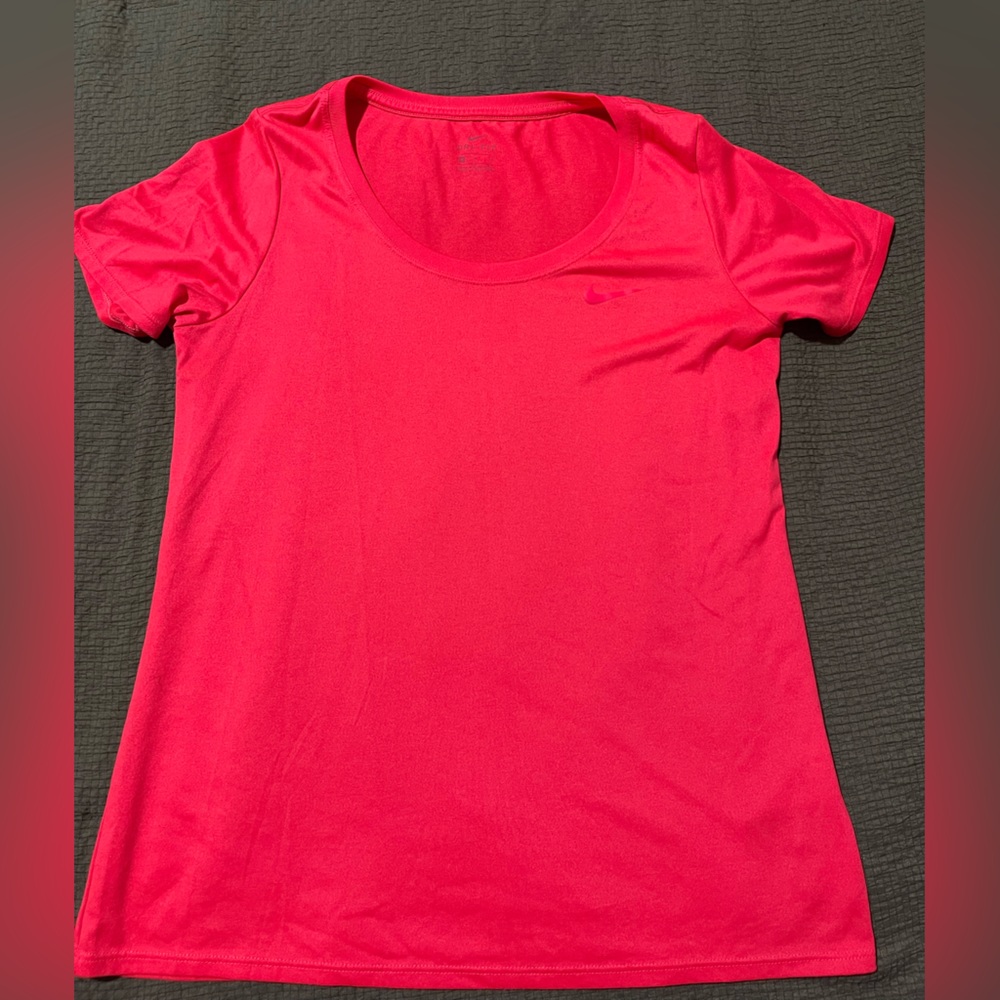 Women’s Nike Dri-Fit Shirt - Medium